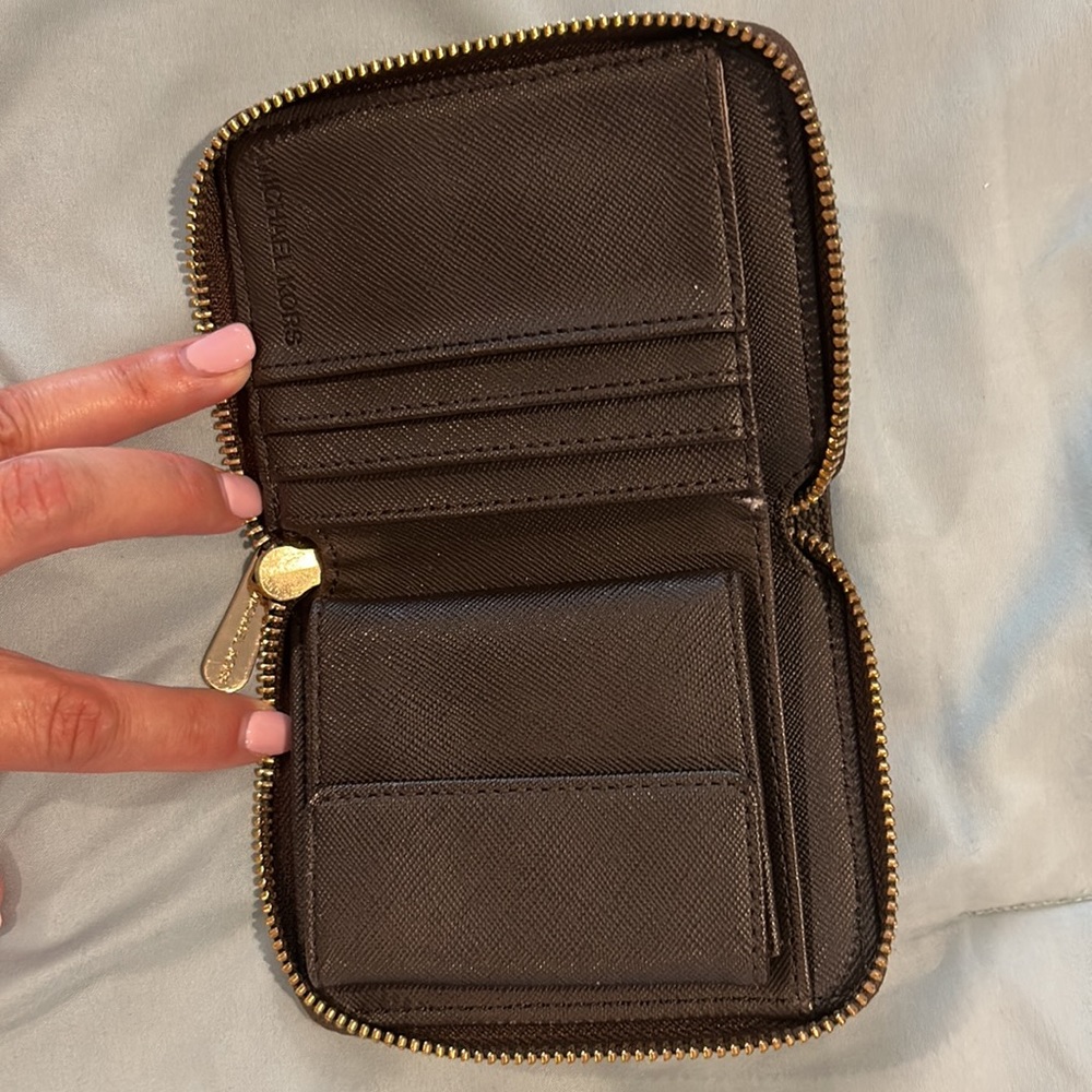 Michael Kors wallet - Picture 3 of 3